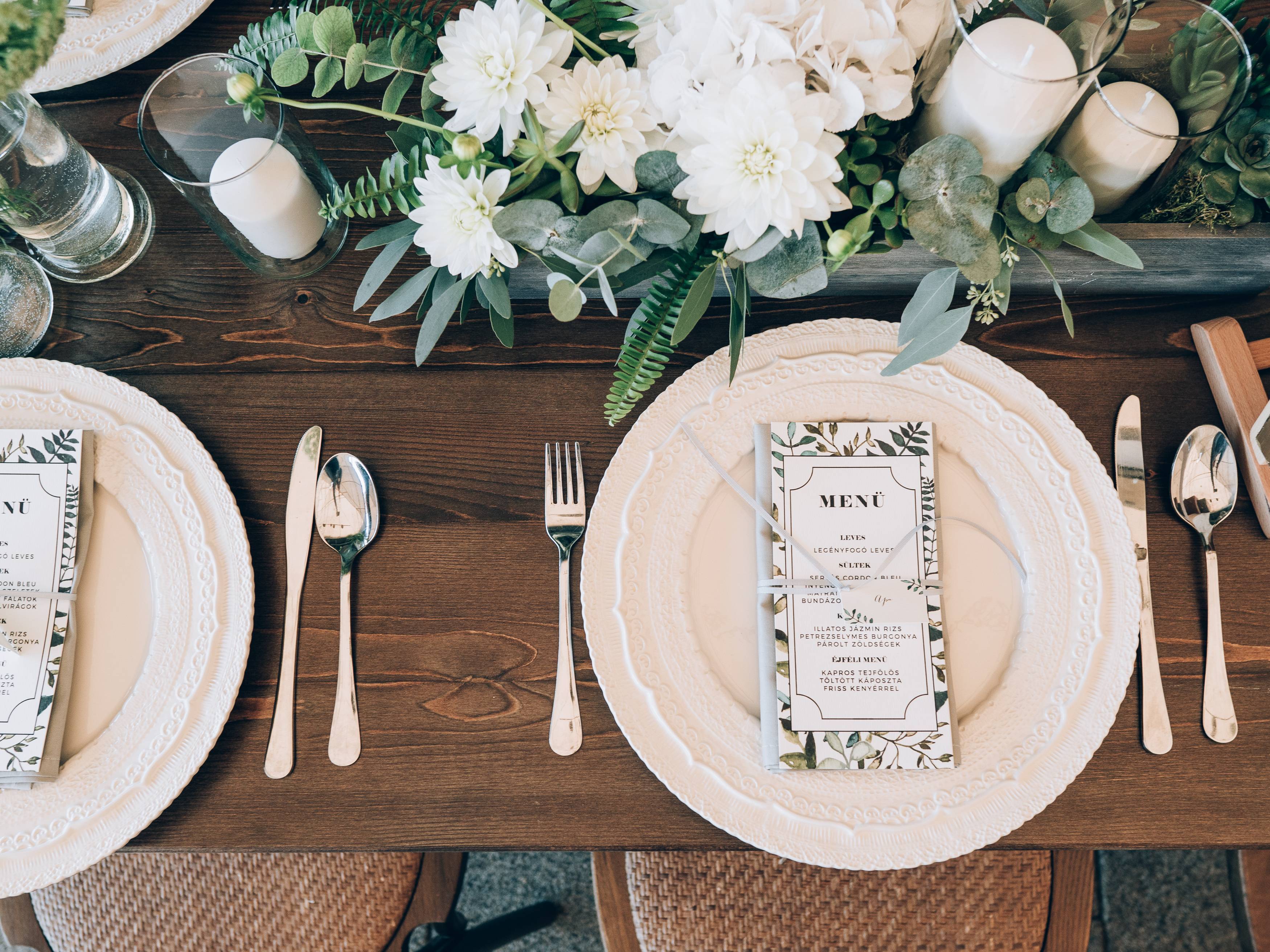 mariage préparatif faire-part fleurs menu