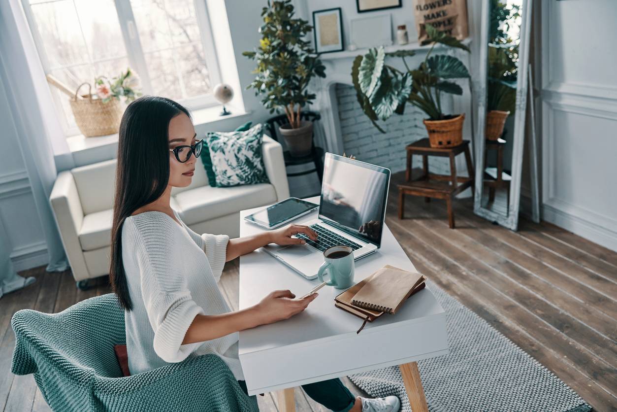 bureau à la maison pour le télétravail
