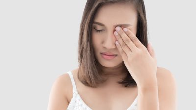 douleur-oeil-femme